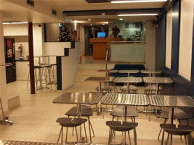 Hostal Lami Эсплугес-де-Льобрегат Экстерьер фото